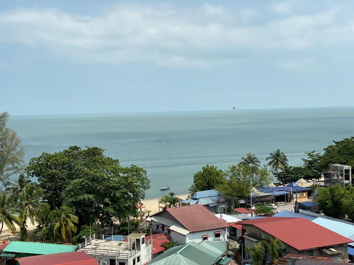 By The Sea Beachfront Penang Batu Ferringhi Esterno foto